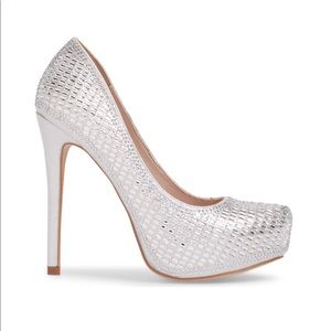 Lauren Lorraine Vanna Rhinestone Pumps 💜